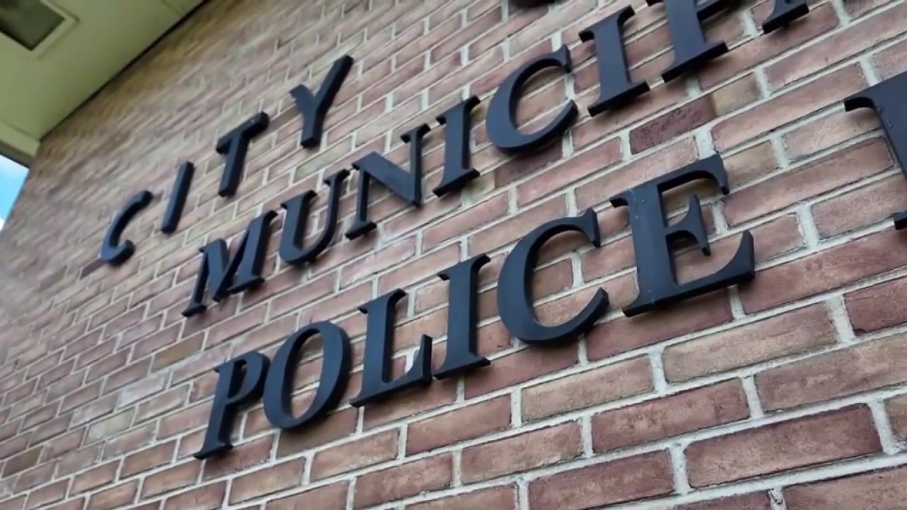 Clawson officer turns in badge after city council vote