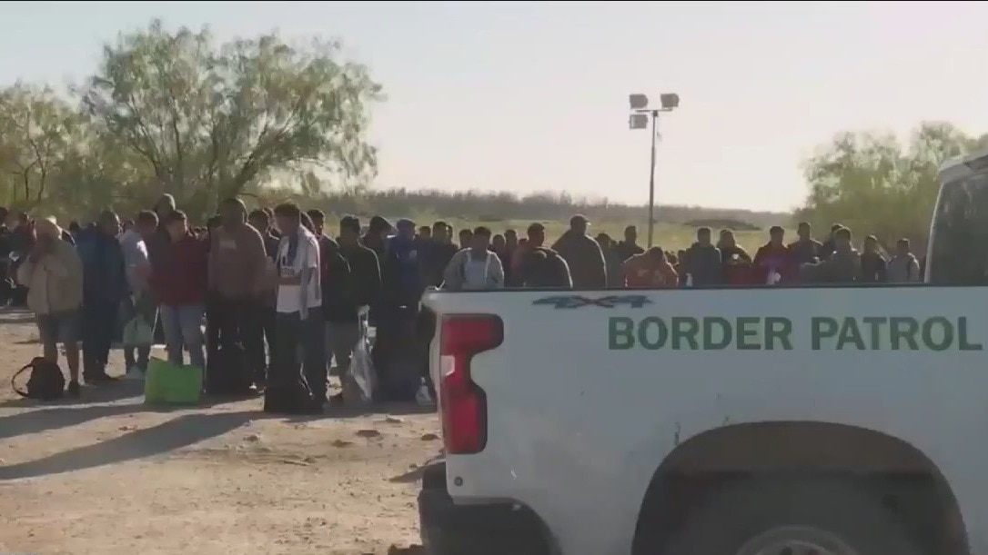 ICE considers releasing thousands of migrants