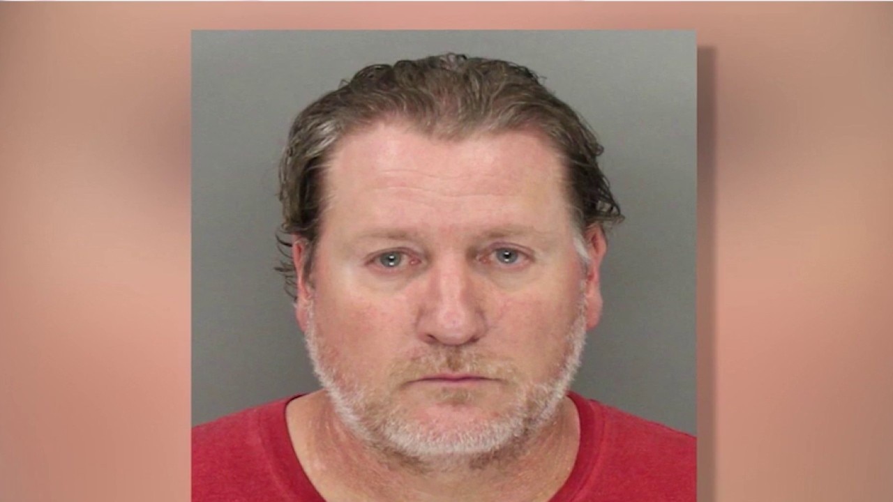 Cobb County Police claim man pointed gun at random drivers