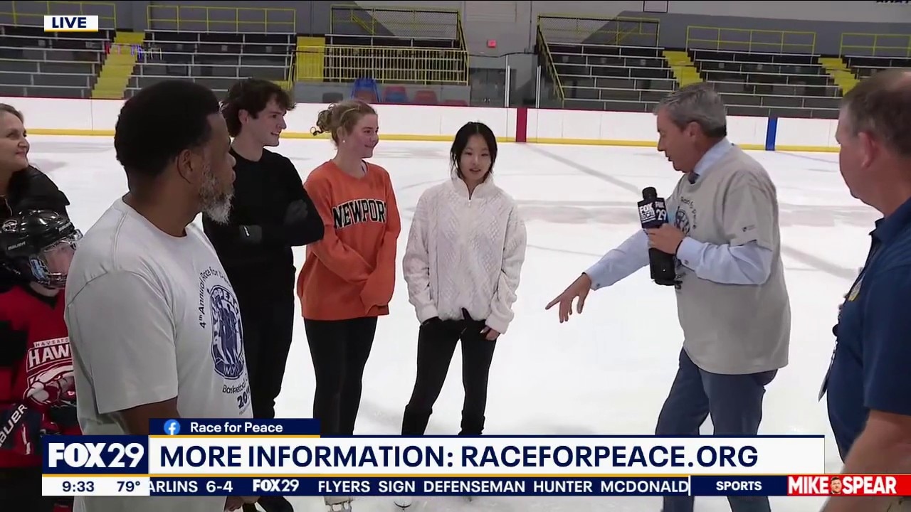 Police Join Kids On Ice For Free Event