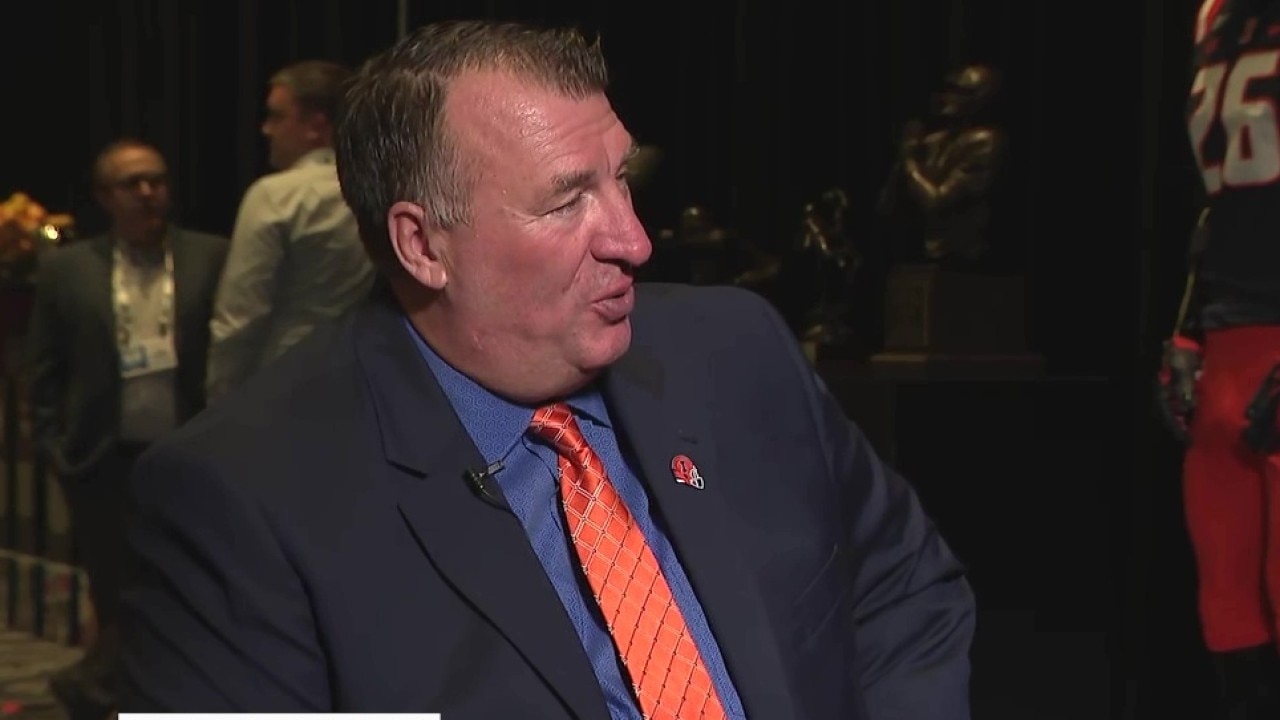 1-on-1 with Bret Bielema: "We have one of the best homefield advantages in the Big Ten" | Fox Chicago Sports