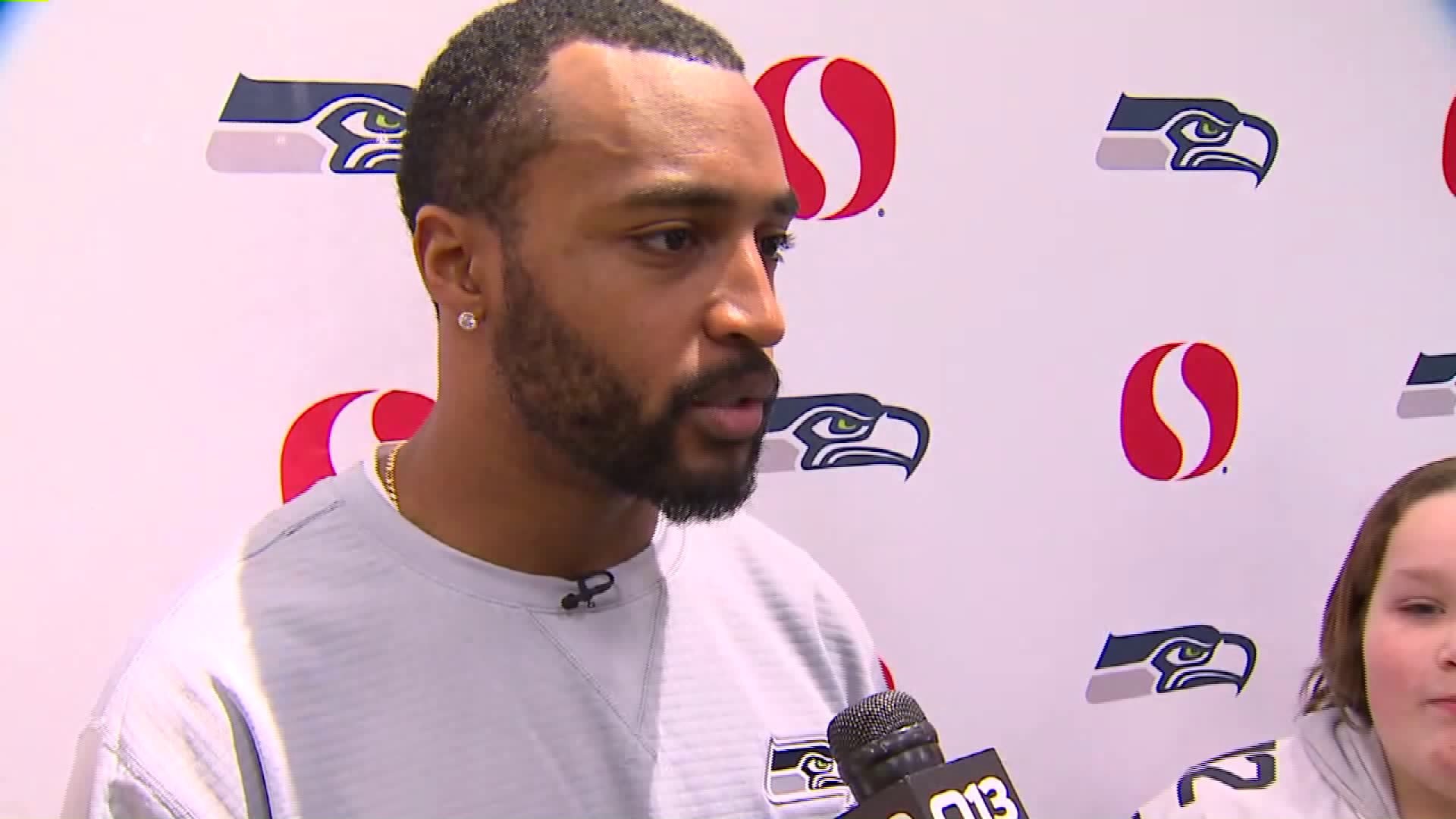 Doug Baldwin takes part in Safeway Seahawks Sweep