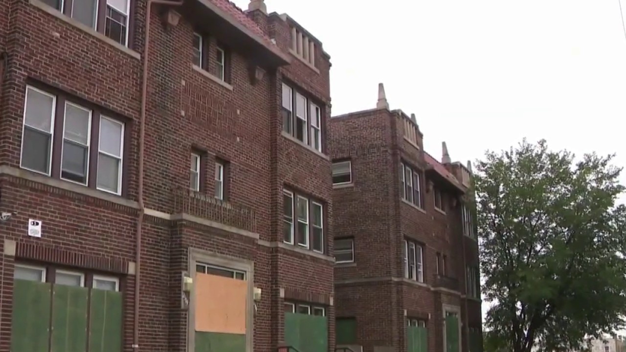 Milwaukee apartments evacuated, still boarded up 1 week later