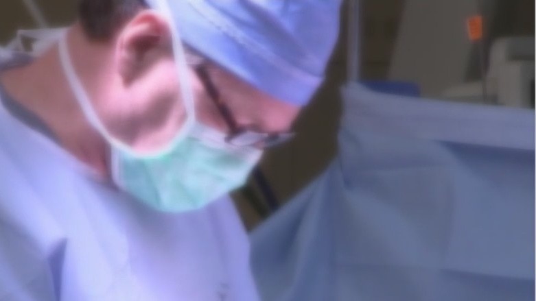 Social media influencers at risk for free, repeated plastic surgeries