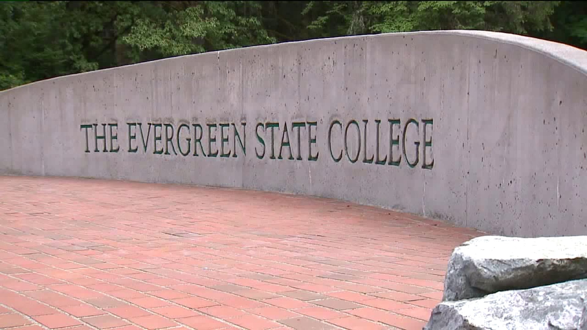 College closes for day after seeing `credible threat`