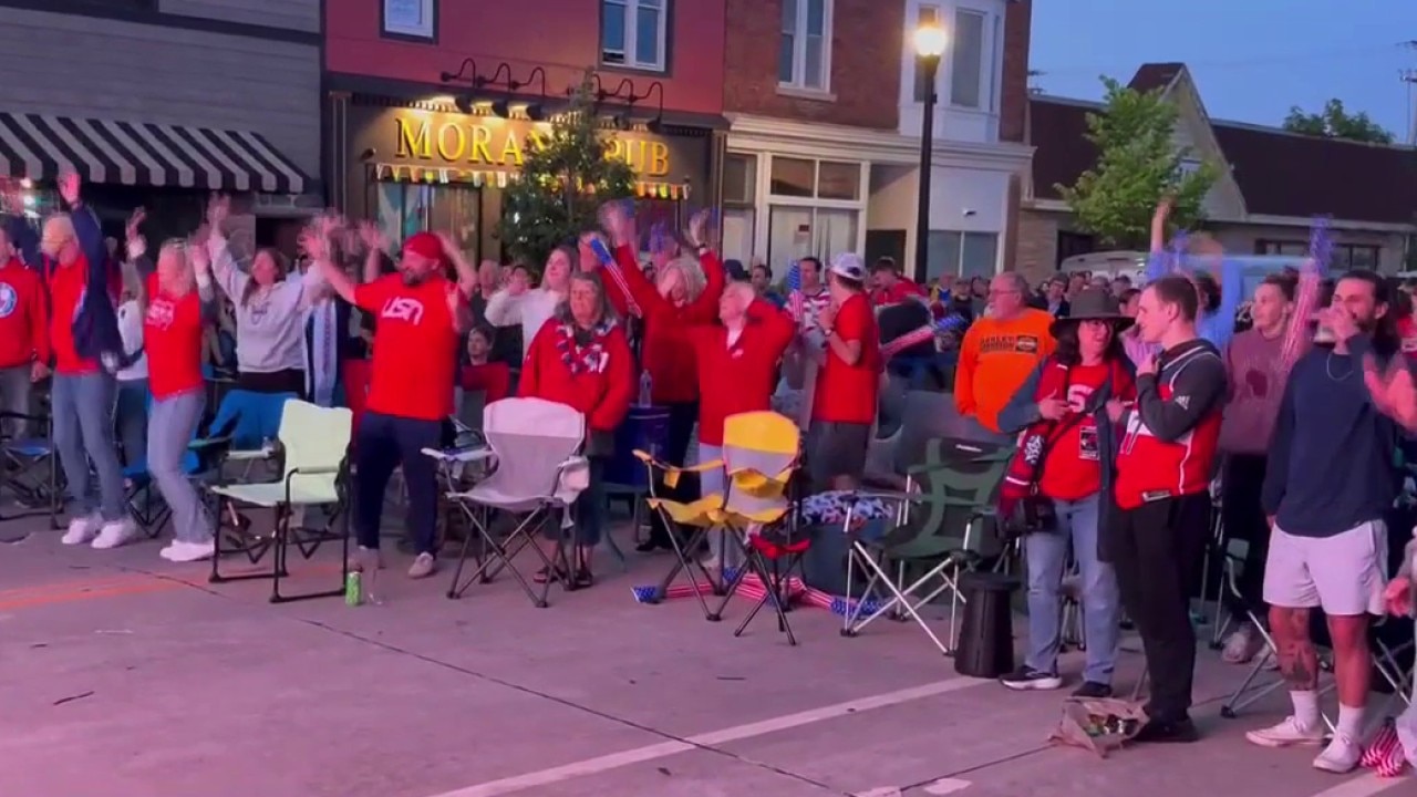 Soccer fans celebrate Team USA in South Milwaukee