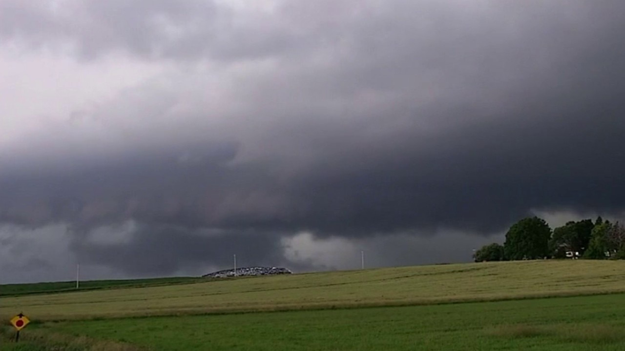 Tornado-warned storm moves through Dodge County