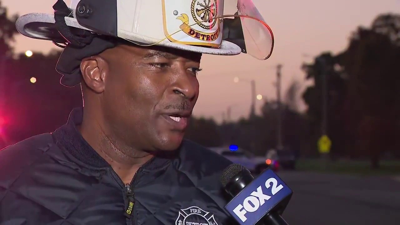 Detroit Fire deputy chief: Apartment blaze began around 5 a.m.