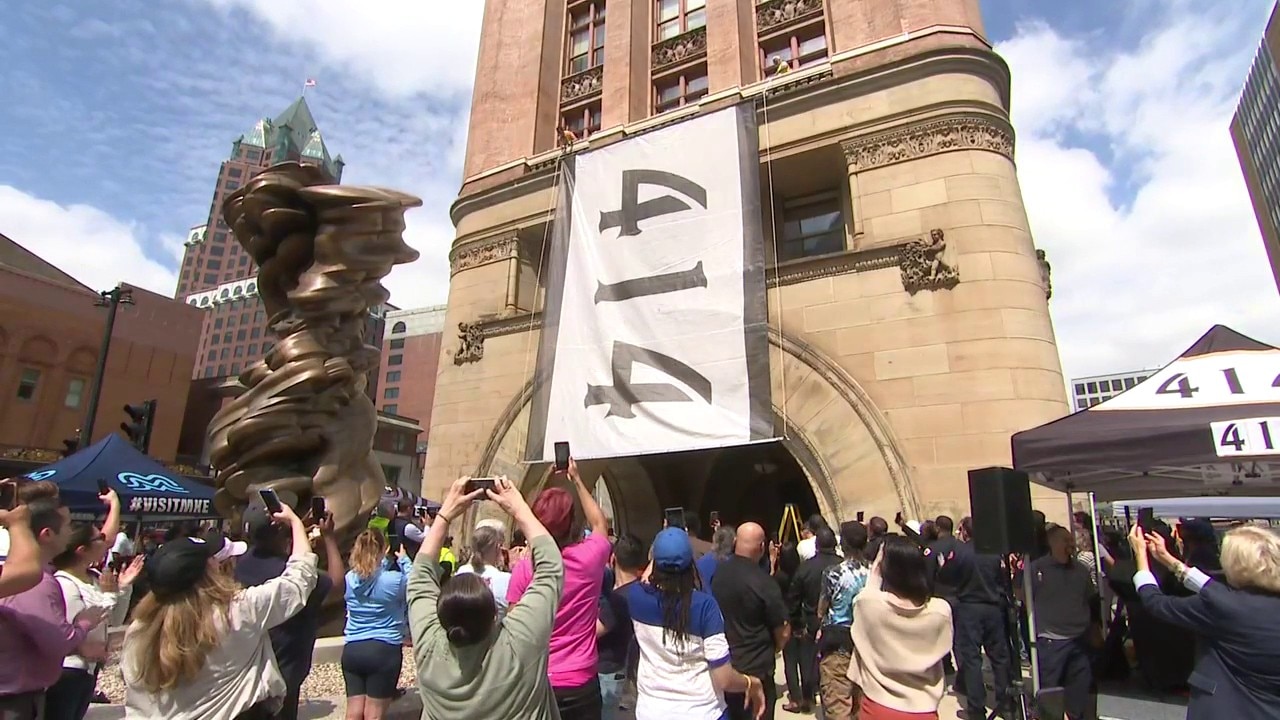 414 Day flag drop at Milwaukee City Hall
