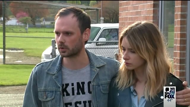 Emotional vigil held for family killed by concrete slab in Bonney Lake
