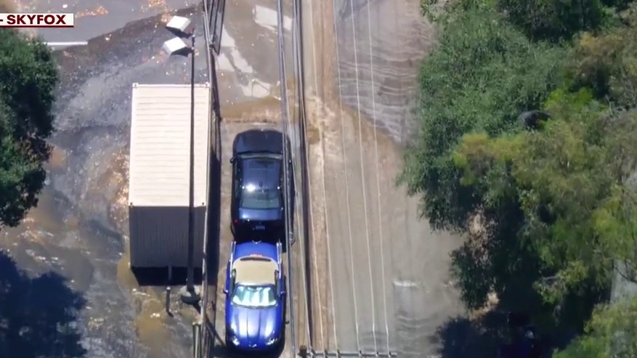 Water main break reported in Hollywood Hills