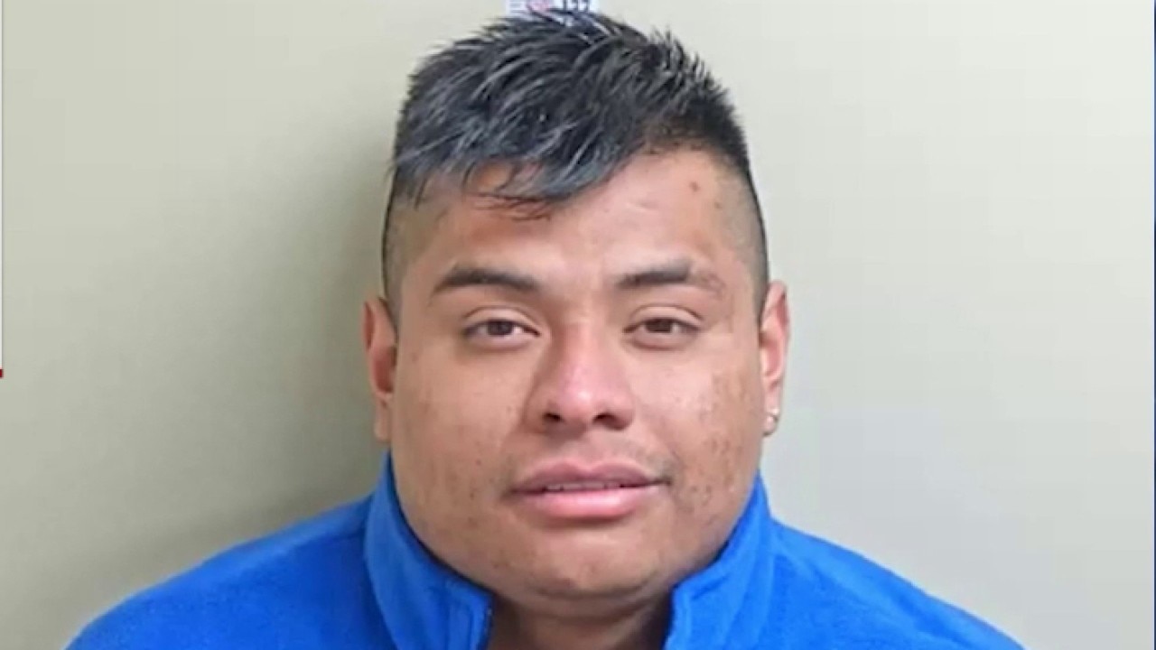 Gwinnett police hunt for Norcross domestic homicide suspect