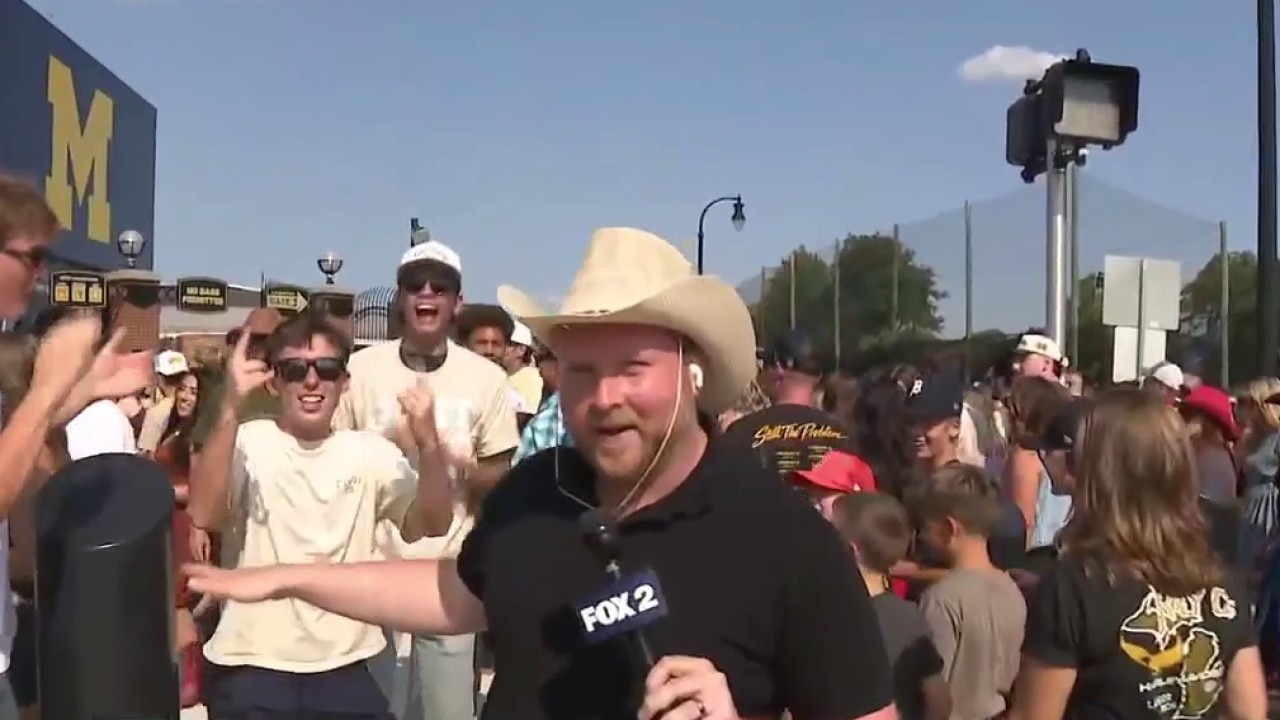 Fans arrive as Morgan Wallen performs at the Big House