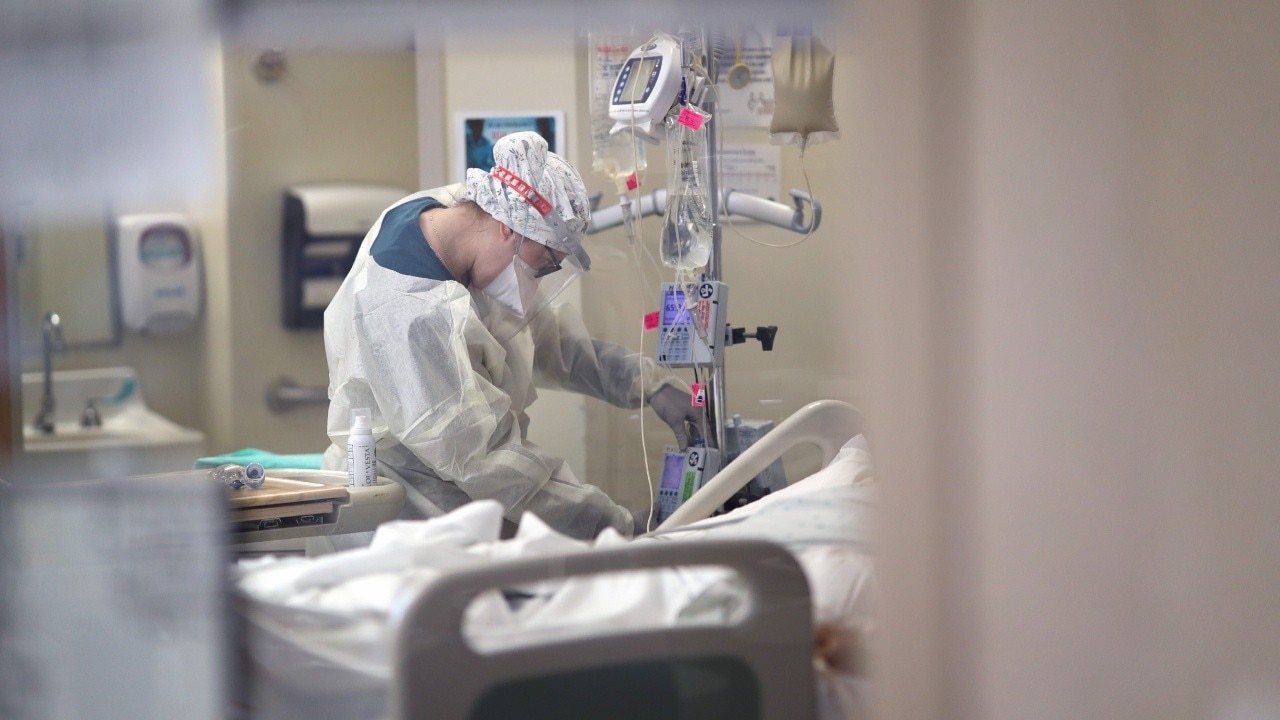 Ebola outbreak tops 10,000 cases as Chicago hospitals prepare