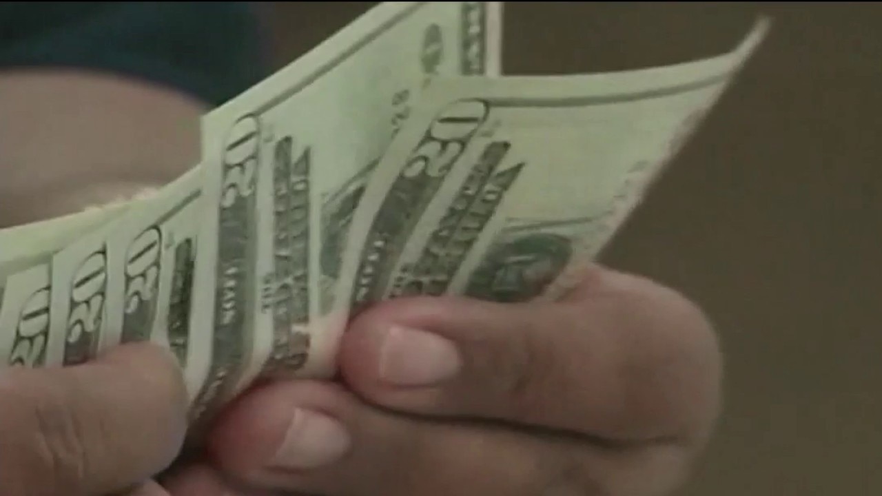 Metro Atlanta county raises minimum wage pay 