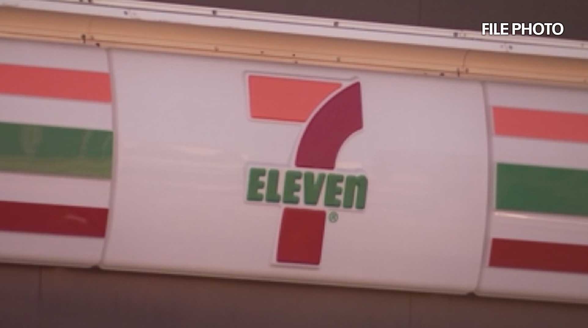 7-Eleven workers fight off would-be robber
