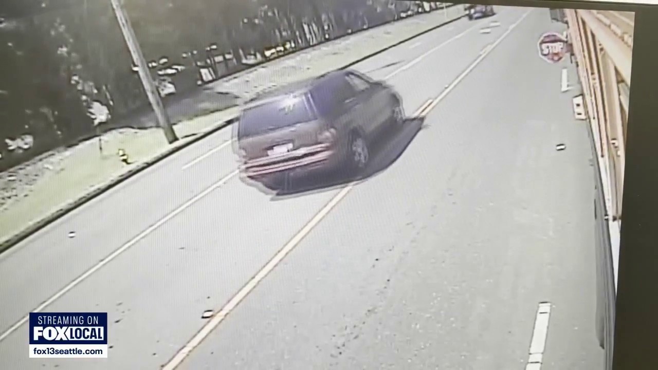 Marysville police remind drivers to stop for school buses