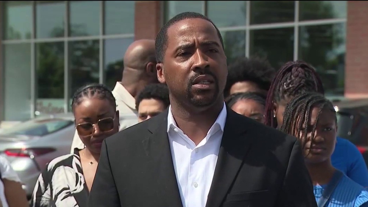 An alderman wants Chicago to become its own pharmacist