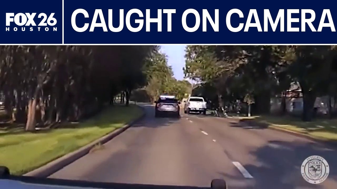 CAUGHT ON CAMERA: Cash goes flying during Pearland pursuit