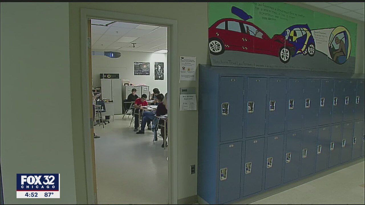 Illinois schools work on hiring amid teacher, staff shortages