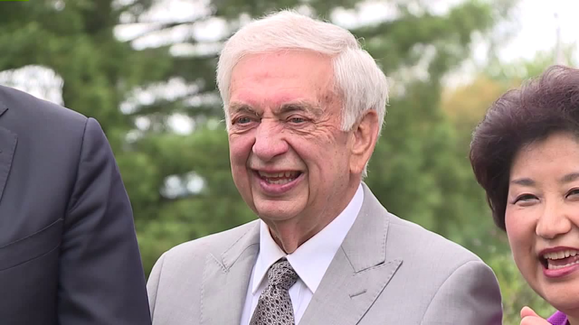Former Washington governor dies