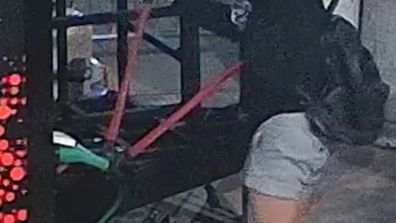 Wanted suspect cuts power to Humble food trucks