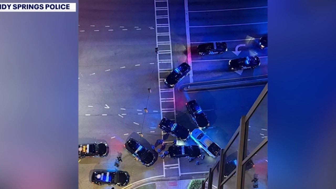 Georgia 400 pursuit: Driver runs from police over valid license