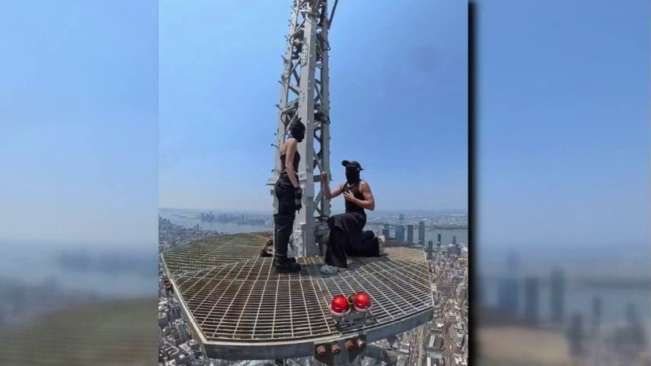 Daredevil couple in custody after scaling Empire State Building