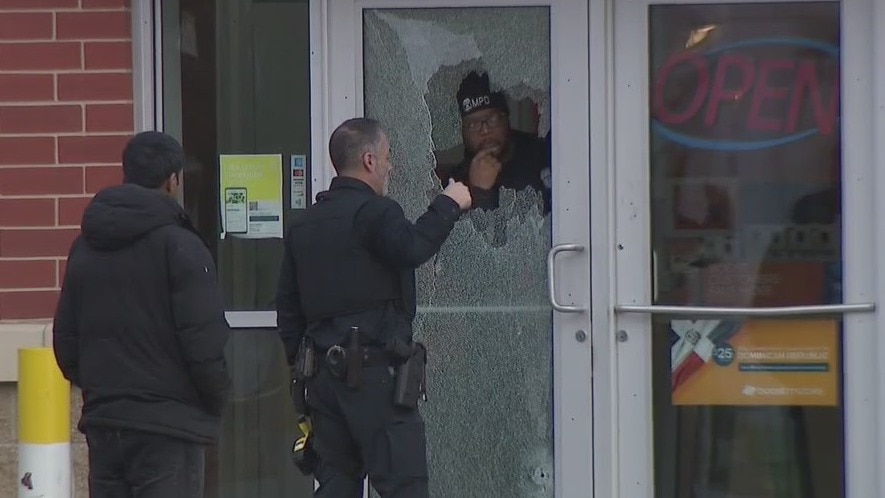 Milwaukee homicide at Teutonia and Villard, man shot to death