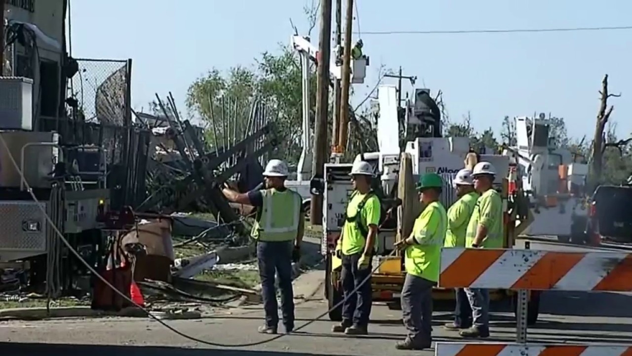 Recovery efforts underway in Menasha after tornado 