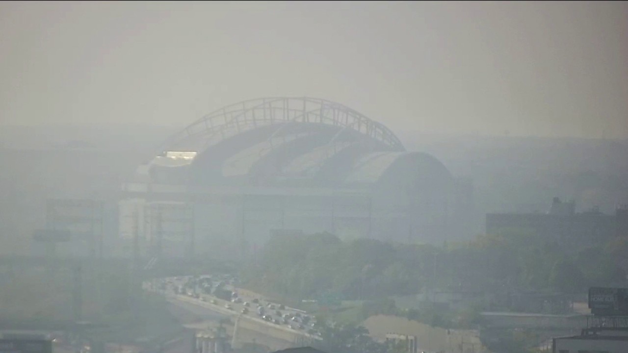 Brewers host Rays in Game 1 of World Series
