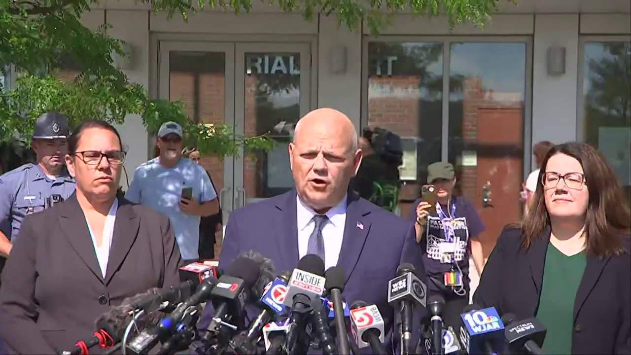 DA speaks after Lindsay Clancy mistrial