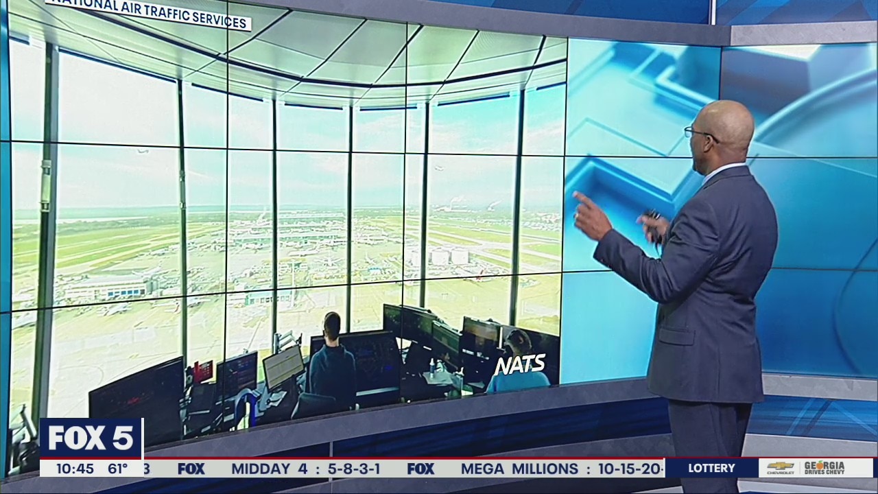 Dual plane takeoff at London airport