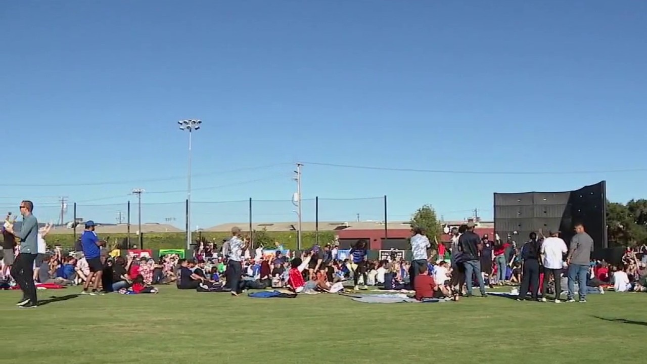 Fans show out in Oakland for Team USA at World Cup watch party