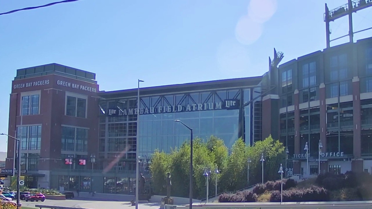 Titletown prepares for Packers-Bears game 