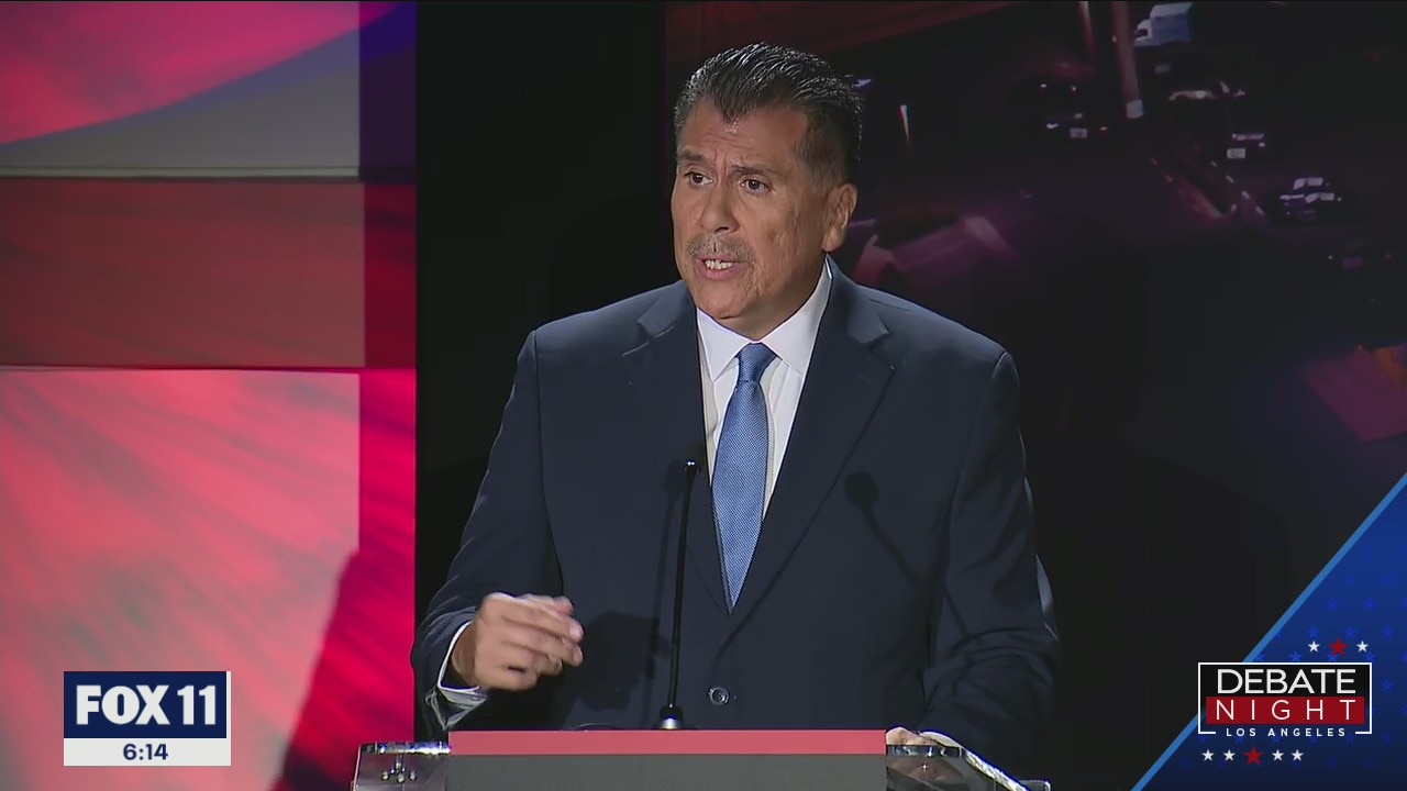 Chief Luna says Sheriff Villanueva hates the Board of Supervisors