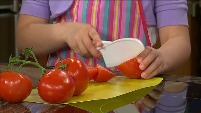 Fresh and fun to make: A dinner and dessert your kids can help you cook
