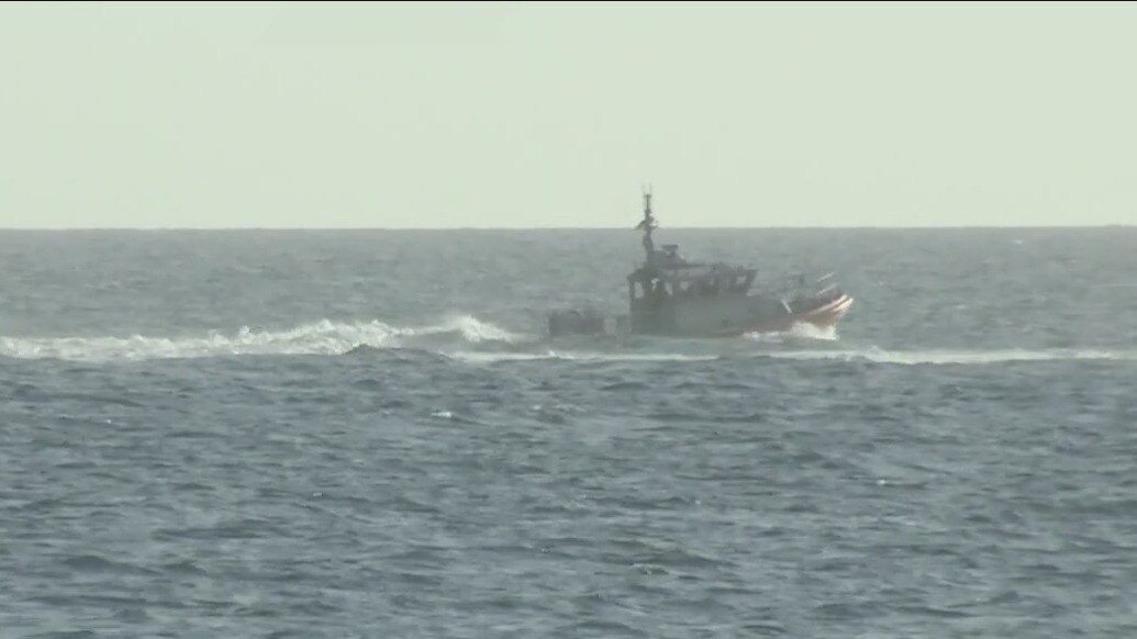 Man still missing after Venice plane crash; Woman, child found dead