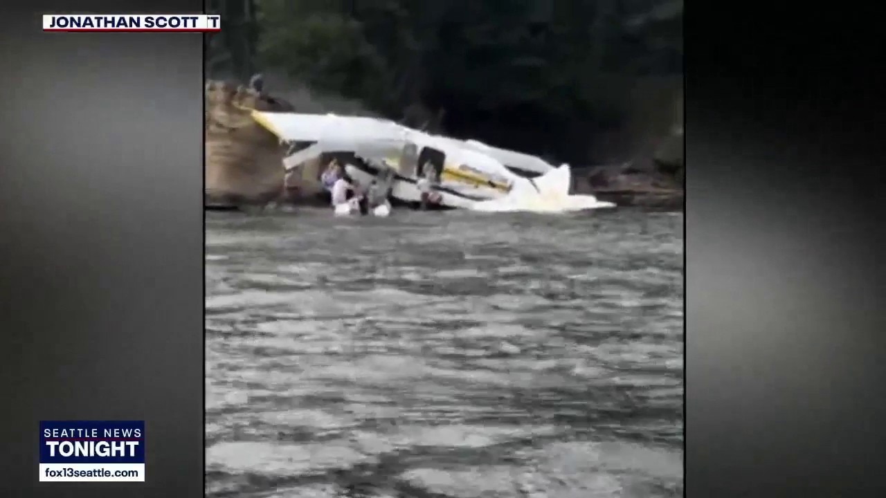 Witness describes floatplane crash rescue efforts 