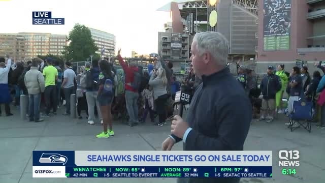 12s waiting in long lines for chance to grab Seahawks tickets today