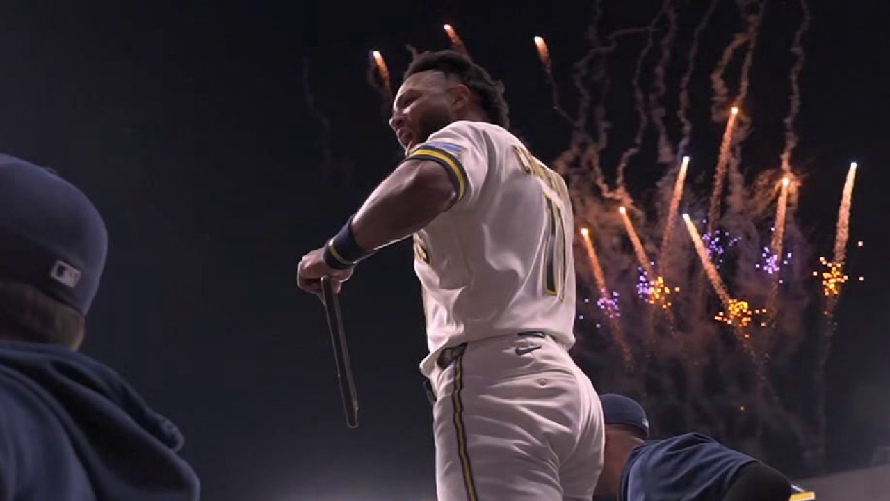 Packers, Brewers win big games Sunday