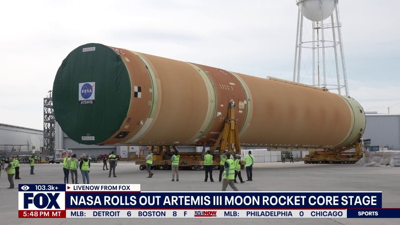 NASA rolls out Artemis III rocket