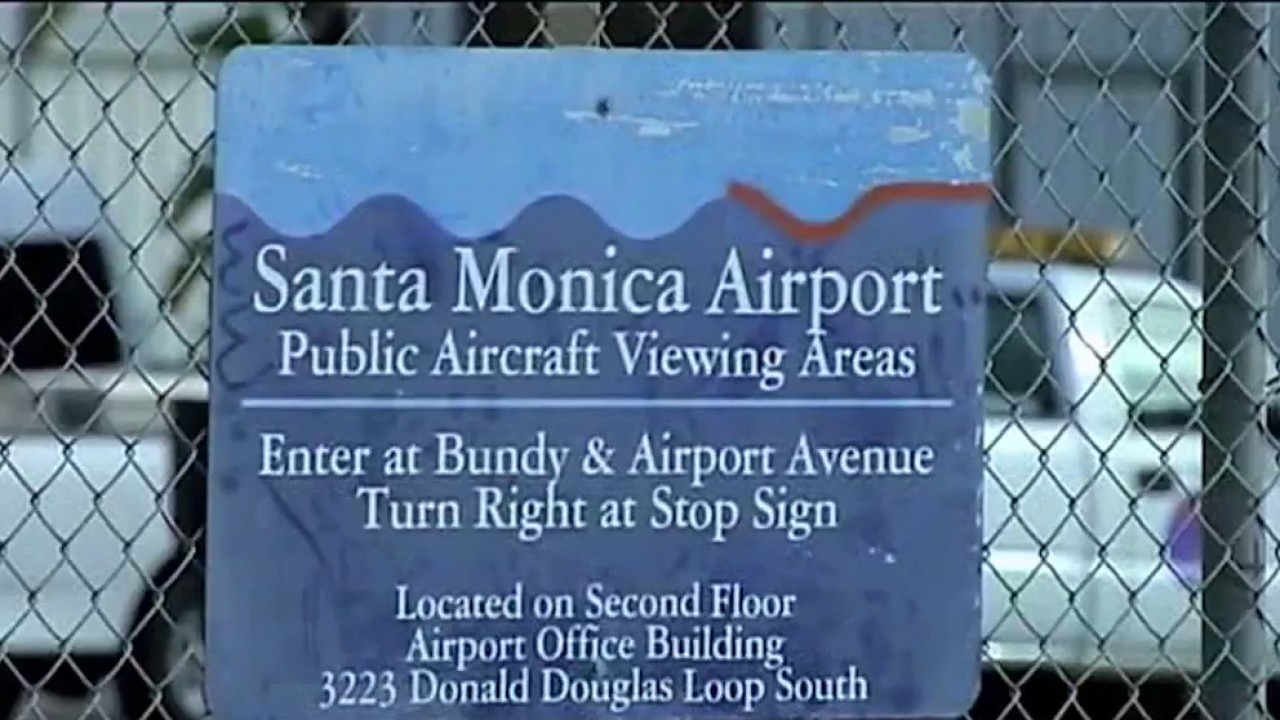Locals rally to keep Santa Monica Airport open