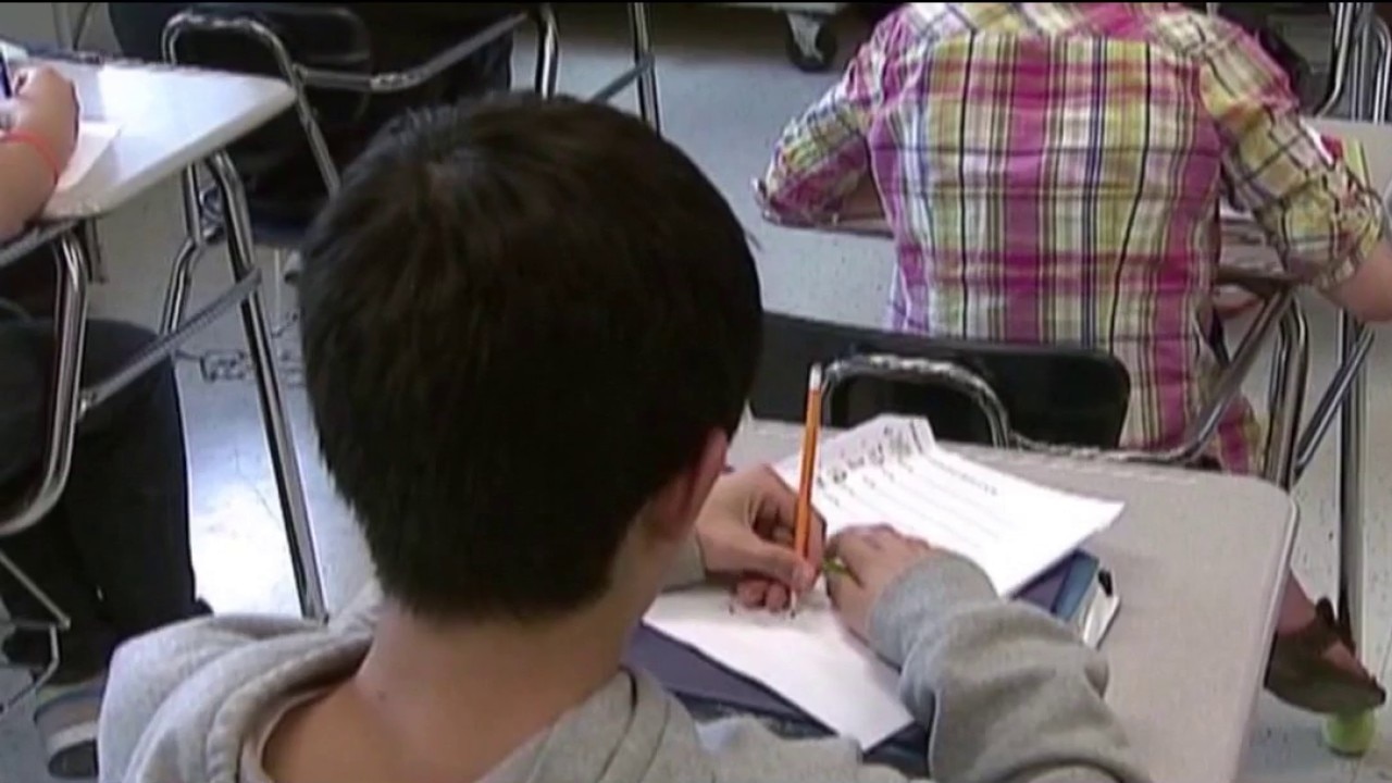 Milwaukee Public Schools recruits Chicago teachers amid CPS layoffs