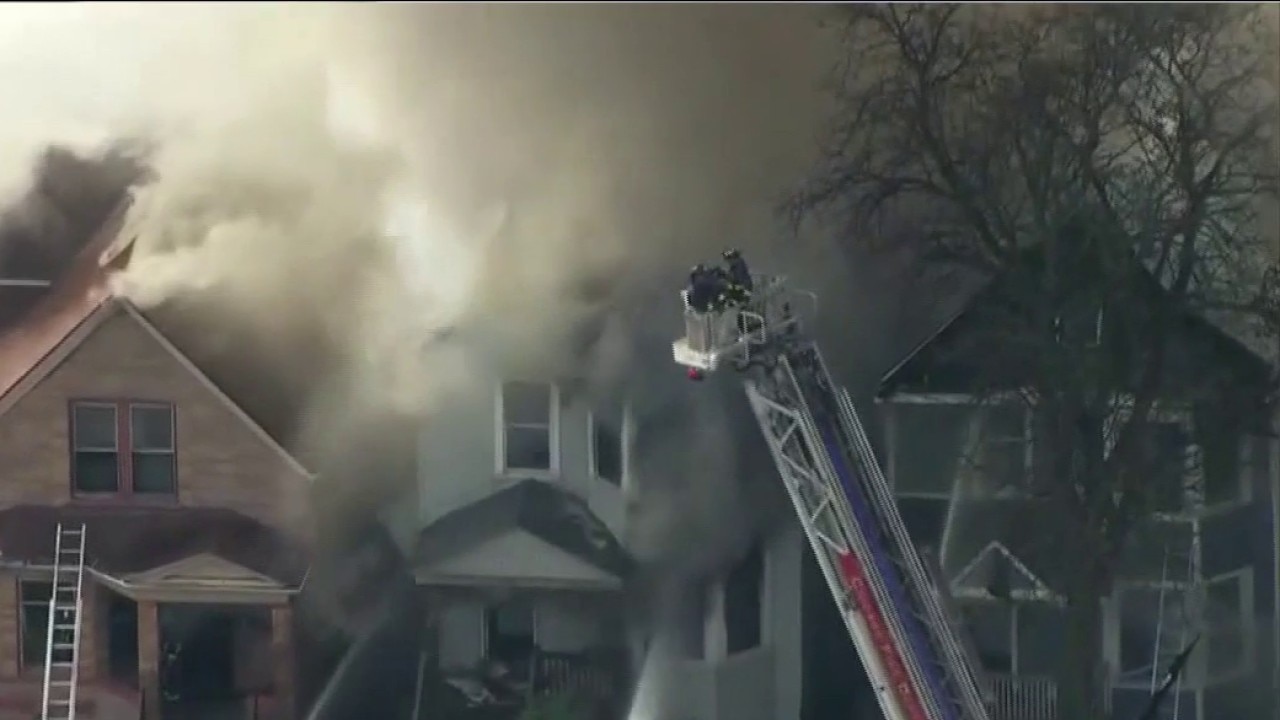 Homes catch fire on Chicago's West Side