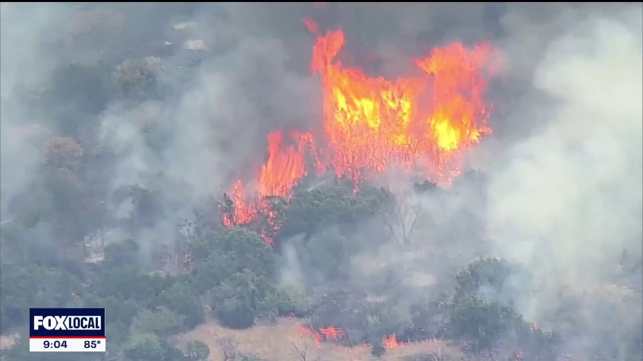 Ross Fire destroys businesses, reaches 80,000 acres