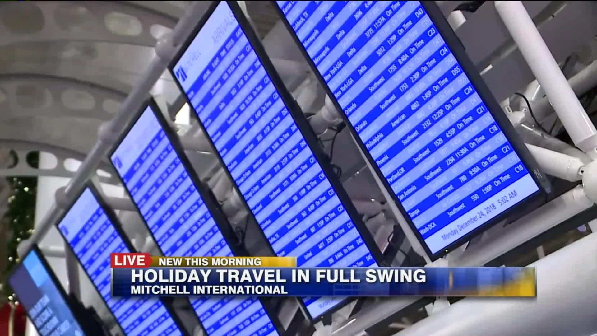 Air travelers pour into Mitchell Intl. Airport