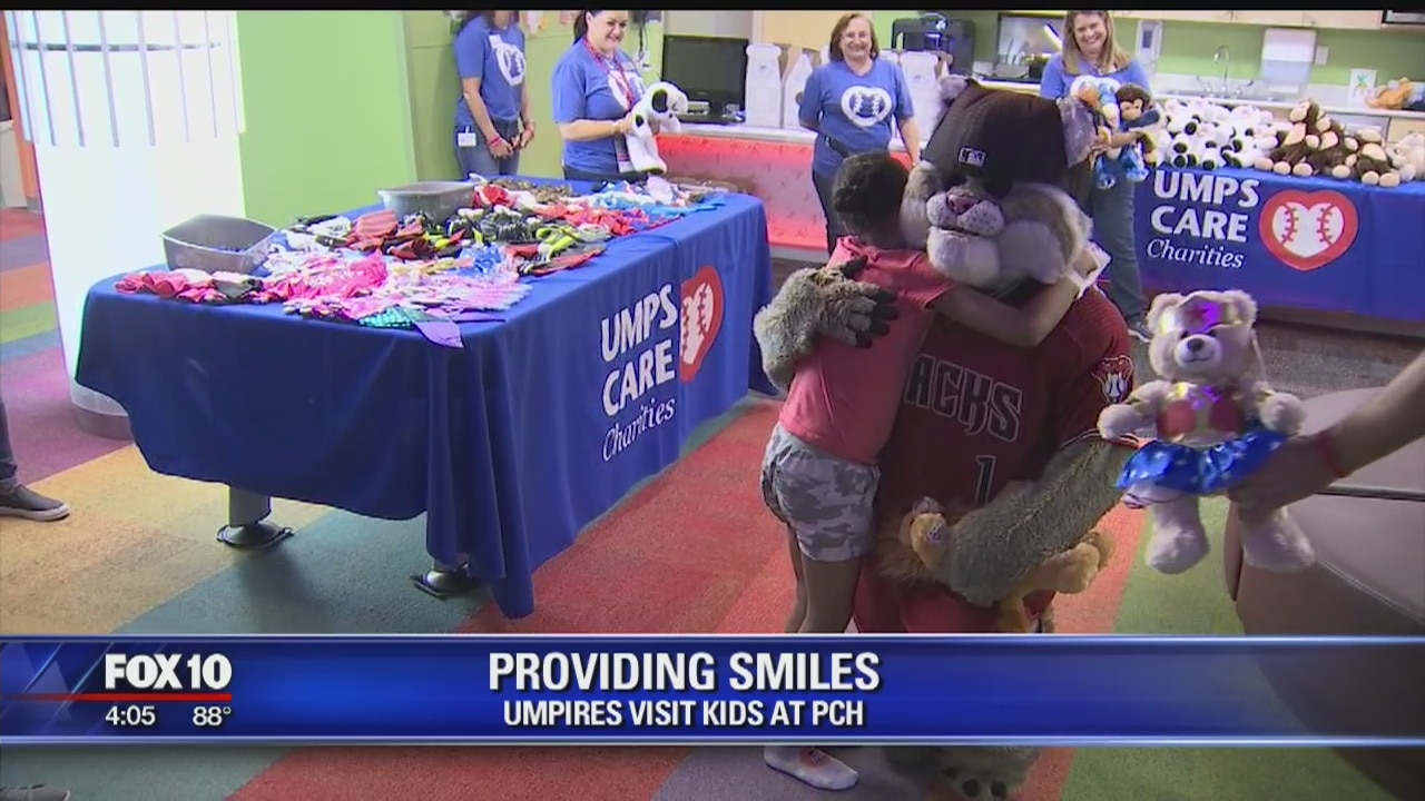 Umpires visit kids at Phoenix Children's Hospital