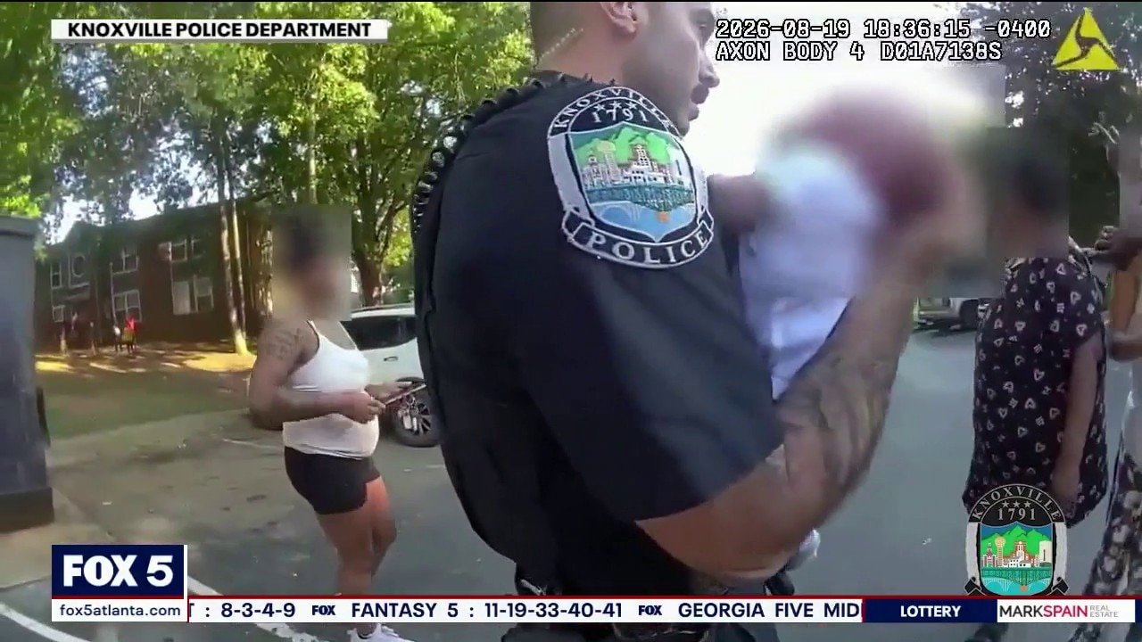 Knoxville police officers praised for saving baby