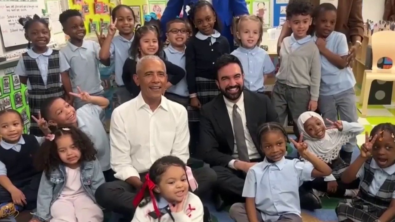 Obama and Mayor Mamdani lead preschool singalong